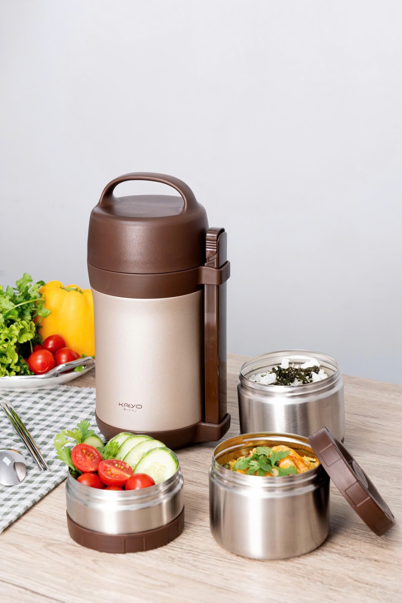 Hộp giữ nhiệt to dung tích 1600ml kèm 3 hộp inox