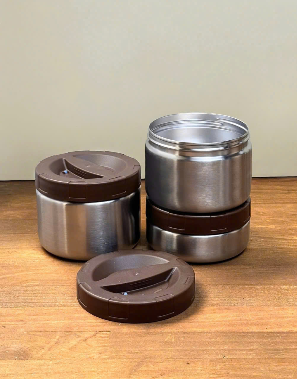 Hộp giữ nhiệt to dung tích 1600ml kèm 3 hộp inox