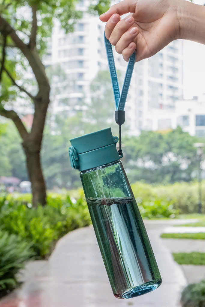 BÌNH NƯỚC TRITAN CÓ LỌC TRÀ KAIYO NHẬT BẢN 680ml