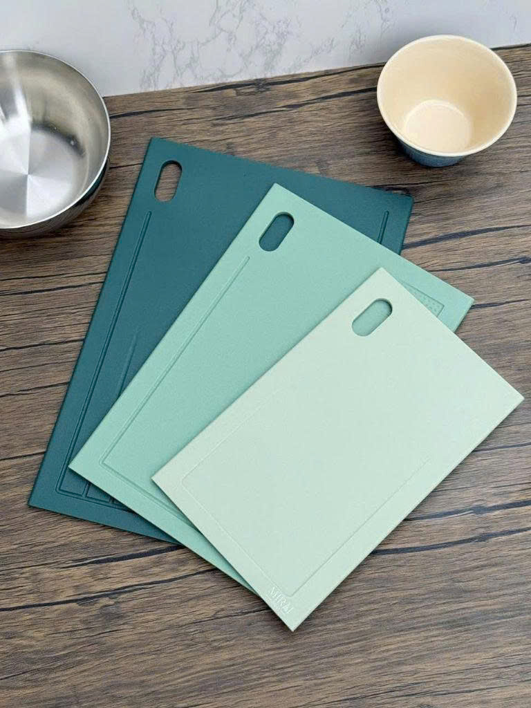 Set 3 thớt nhựa kèm giá đỡ Mirai Nhật