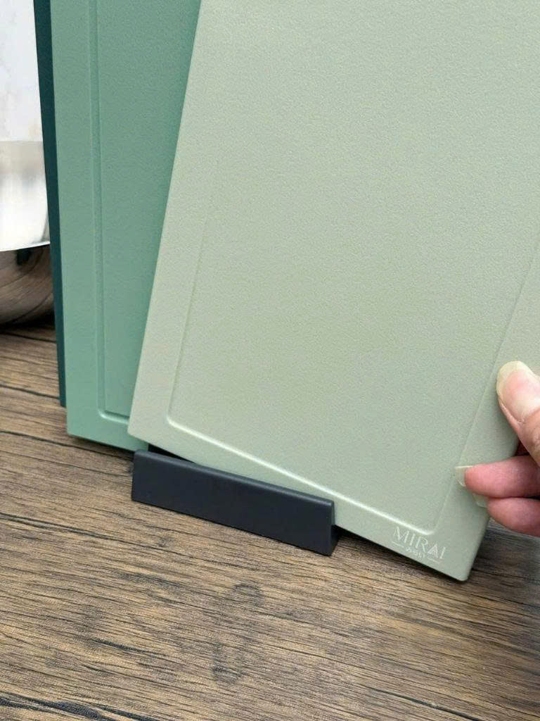 Set 3 thớt nhựa kèm giá đỡ Mirai Nhật