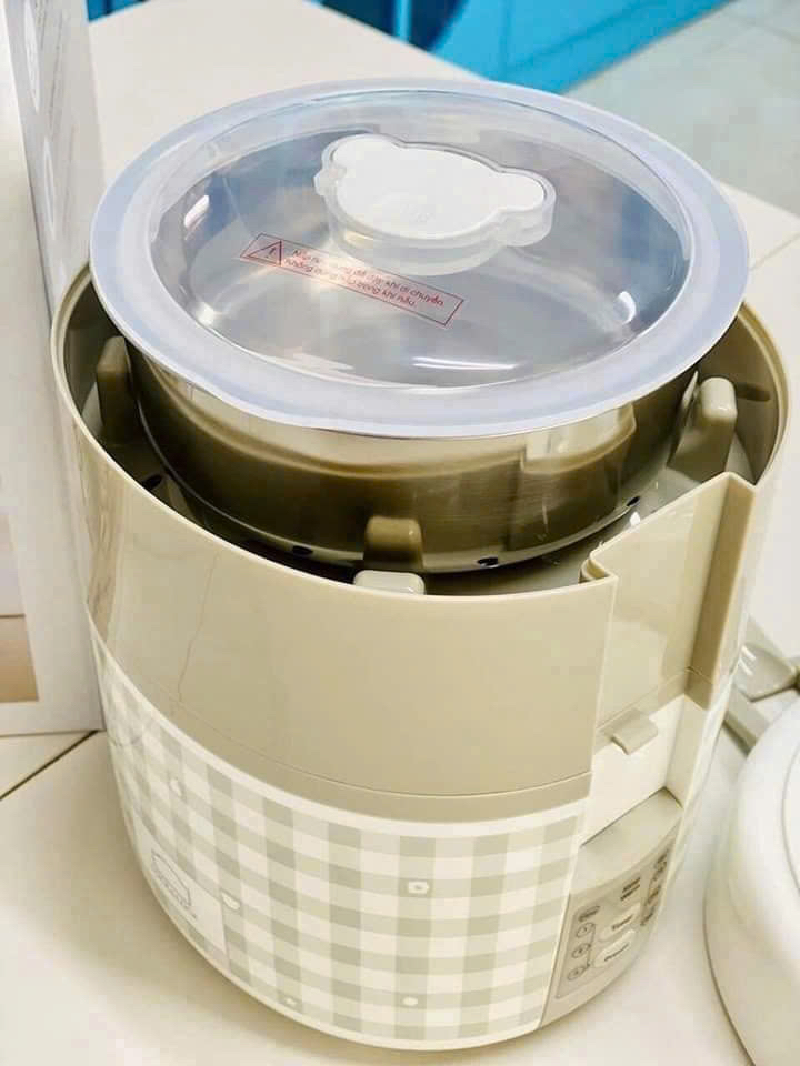 Hộp cơm điện Lo.ck&Lo.ck EJR216