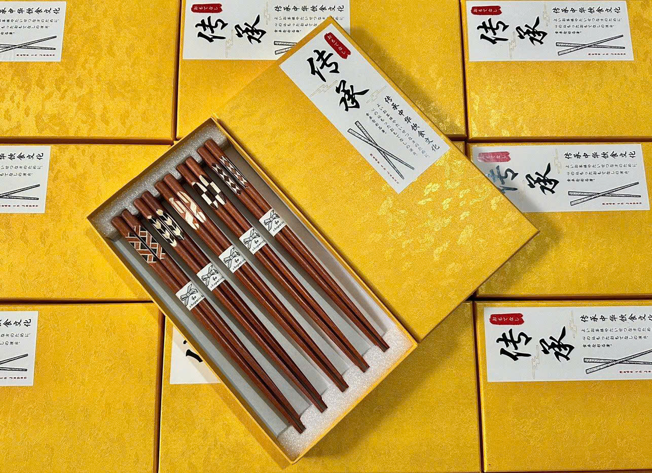 Set 10 đôi đũa gỗ ÓC CHÓ Nhật Bản