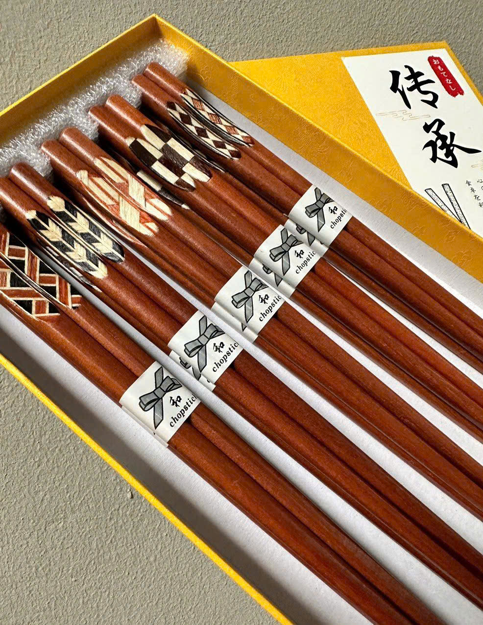 Set 10 đôi đũa gỗ ÓC CHÓ Nhật Bản