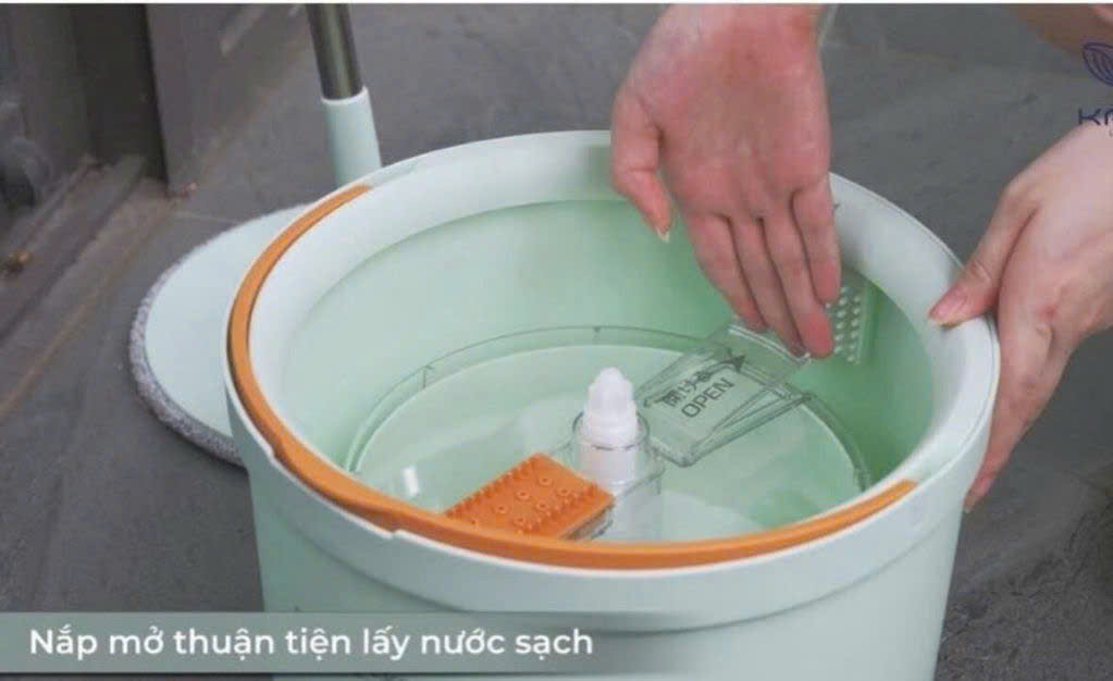 Bộ lau nhà Kaiyo có khả năng tách được cả nước sạch, nước bẩn