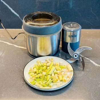 Máy xay thịt Unie UE226, cối inox, 2.5L