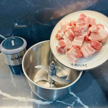 Máy xay thịt Unie UE226, cối inox, 2.5L