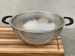 Rổ inox liền khối 2 tay cầm có chân Kaiyo