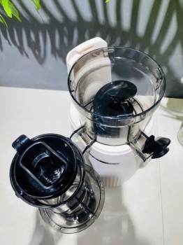 Máy ép chậm Locknlock Bianco Slow Juicer 0.8L màu trắng ngà EJJ421IVY